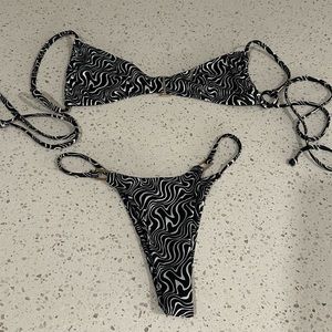Lahana bikini small black and white great Australian brand